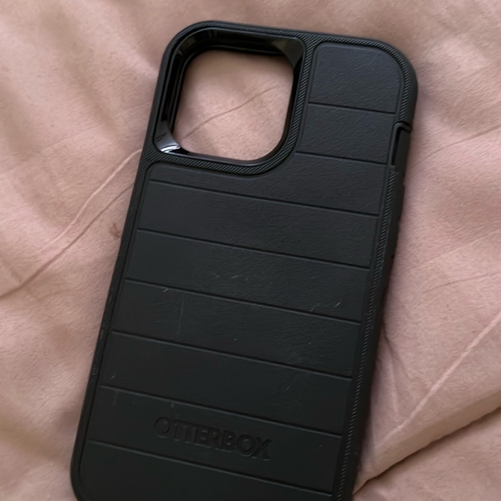 Sales a iPhone 13 Pro Max case nothing wrong with it